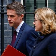 Gavin Williamson (vänster).