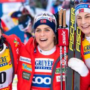 Heidi Weng, Therese Johaug och Astrid Jacobsen efter loppet.