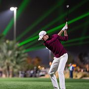 Elvis Smylie från Ripper GC slår ut från 18:e tee under finalrundan av LIV Golf-tävlingen på Riyadh Golf Club, lördagen den 7 februari 2026 i Riyadh, Saudiarabien.
