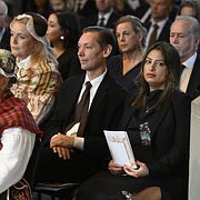 Nooshi Dadgostar (V) och Elisabeth Thand Ringvist (C) satt bredvid varandra under riksmötets öppnande tidigare i veckan.
