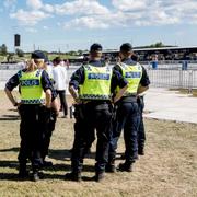 Poliser som arbetar på Summer Burst-festivalen på Gärdet. Arkivbild.