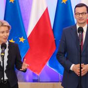 EU-kommissionens ordförande Ursula von der Leyen och Polens premiärminister Mateusz Morawiecki.