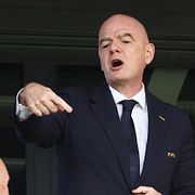 Gianni Infantino under U20-VM för damer i Katowice i Polen.