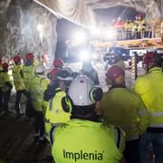 Tunnelarbetare i Vinsta i Stockholm genomför en femton minuter lång ”Stand down”, en manifestation där arbetet stannar av, för att uppmärksamma arbetsmiljöfrågor och minska olyckstalen i verksamheten. Arkivbild från 2017.