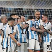 Argentinas landslag med Messi i mitten.