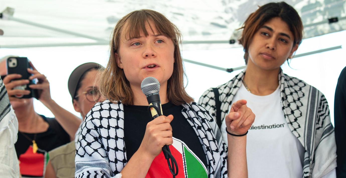 Greta Thunberg innan hon klev ombord på Madleen.