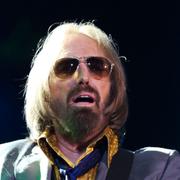 Arkivbild: Tom Petty på scenen vid öppningen av Arroyo Seco Music Festival i Pasadena, Kalifornien, i juni. 