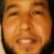 Polisen i Norge har släppt bilder på mannen.