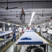 Arbetarna på textilfabriken i textildistriktet Noida utanför Dehli, som bland andra tillverkar kläder åt H&M.