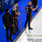 Marc Kennedy och Oskar Eriksson hamnade i bråk med varandra under fredagskvällens match mellan Kanada och Sverige. 