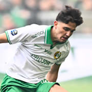 AIK:s Taha Ayari och Hammarbys Adrian Lahdo.