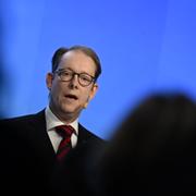 Försvarsminister Tobias Billström (M) talar om Sveriges säkerhetspolitiska framtid vid Folk och Försvars rikskonferens som inleds i Sälen på söndagen.