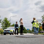 Polis på plats vid den skolan där en elev blev attackerad under tisdagen.