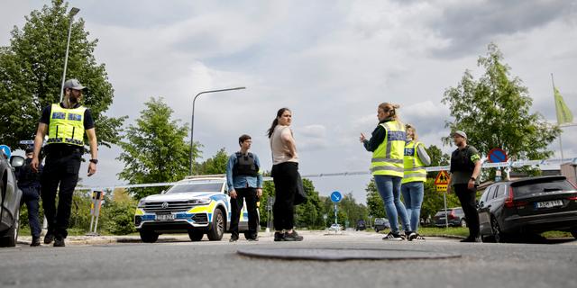 Polis på plats vid den skolan där en elev blev attackerad under tisdagen. Pavel Koubek/Icon Photography