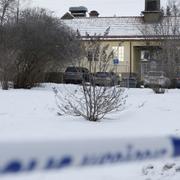 Avspärrningar vid skolan i Danderyd.