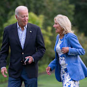 Joe Biden med sin fru Jill Biden.  Manuel Balce Ceneta / AP