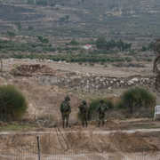 Israeliska militärer vid den demilitariserade zonen vid Golanhöjderna / Gideon Sa’ar.