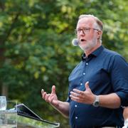 Liberalernas Johan Pehrson (L) håller sitt tal under politikerveckan i Almedalen.
