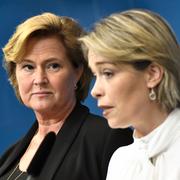 Maria Hemström-Henningsson (tv) presenterades på fredagen som ny tillförordnad generaldirektör för Försäkringskassan under en pressträff med socialminister Annika Strandhäll på fredagen.