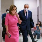 Arkivbild: Toppdemokraterna Nancy Pelosi, representanthusets talman, tillsammans med senatens majoritetsledare Chuck Schumer. 