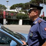Arkivbild på en italiensk polis. 