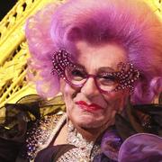 Barry Humphries som Dame Edna.