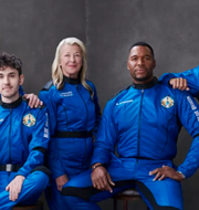 Passagerna på NS-19: Dylan Taylor, Lane och Cameron Bess, Laura Shepard Churchley, Michael Strahan och Evan Dick. Pressfoto: Blue Origin