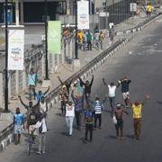 Människor demonstrerar mot polisbrutalitet i Lagos, Nigeria