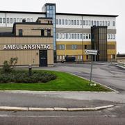 Ambulansintaget i Hudiksvall dagen efter att en ambulanssjukvårdare blivit dödad i tjänsten i Harmånger Nordanstig kommun.