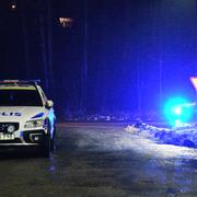 Polisbil i Ljusne efter att två poliser skadats.