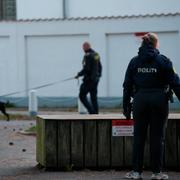 Dansk polis vid ambassaden i Köpenhamn. 