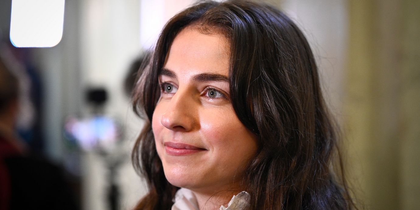 Romina Pourmokhtari (L).