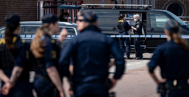 Polis på plats vid brottsplatsen. Johan Nilsson/TT