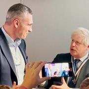 Vitalij Klytjko och Boris Johnson. AP