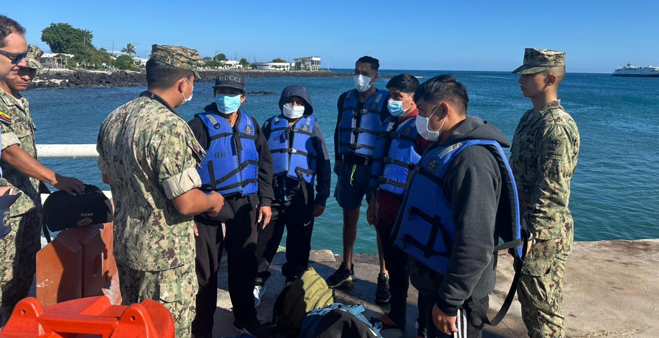 Bild från Ecuadors marins uttalande om händelsen. 