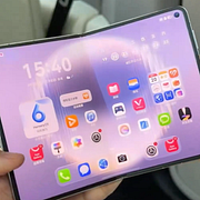 Kinesisk Youtuber visar upp den nya modellen.