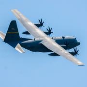 Flygplanet C-130, ett likadant som personerna hade evakuerats i. 