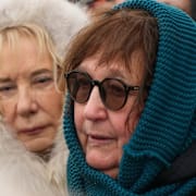 Aleksej Navalnyjs mamma Ljudmila Navalnaja till höger och hans svärmor  Alla Abrosimova till vänster. 