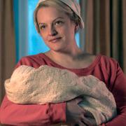 Elisabeth Moss under en scen från ”The Handmaid’s Tale”.