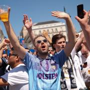 Tottenhamfans festar på Puerta del Sol inför matchen.