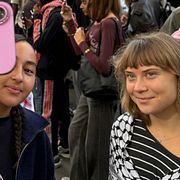 Greta Thunberg vid studentprotesterna i Paris.