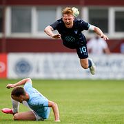 Anders Christiansen efter Ritvars Rugins tackling.