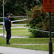 
Polis på plats i Hässelby vid händelsen.