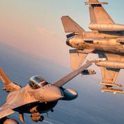 Illustrationsbild på polska F-16-plan.