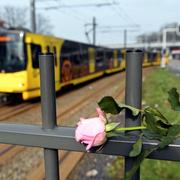 Arkbild. Blomma vid platsen där dådet utfördes. 