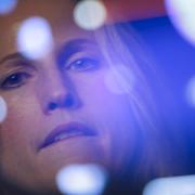 Spelar ett videospel med bara ögonen