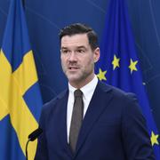 Migrationsminister Johan Forssell (M) presenterar under en pressträff åtgärder för att effektivisera återvändandeverksamheten.