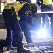 Polisens tekniker på plats i centrala Vetlanda. 