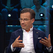 Magdalena Andersson (S) och Ulf Kristersson (M) i eftersnacket efter partiledarduellen i TV4.