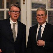 Peter Mandelson och Keir Starmer i samband med utnämningen.